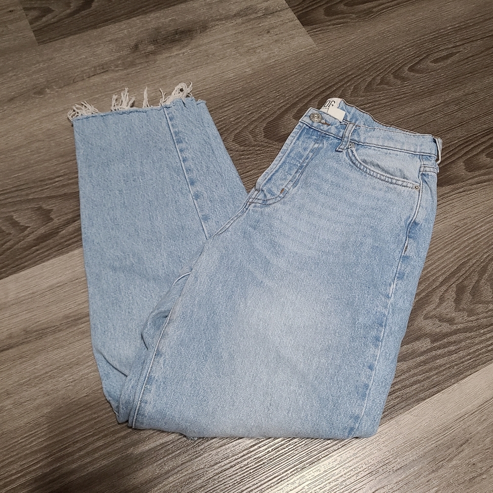 BDG Slim Straight Jeans In Light Wash Size 29